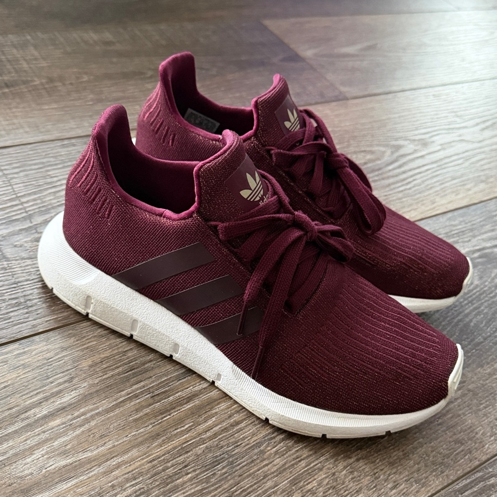 Adidas Sneakers